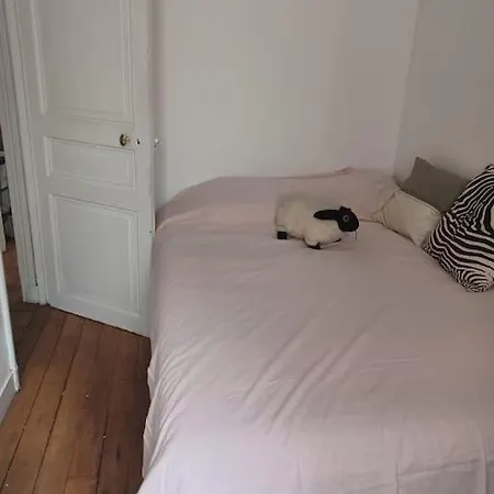 12e Apartment *